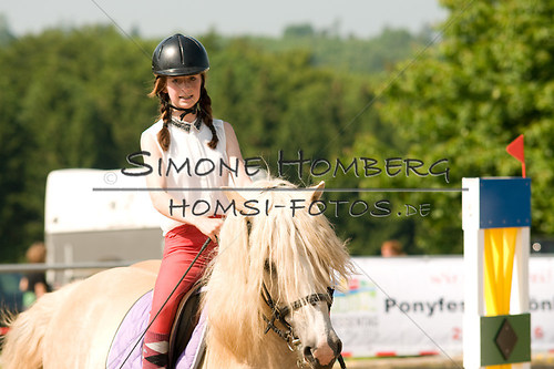 (c)SimoneHomberg_Ponyfest_Sa_20150606_0392