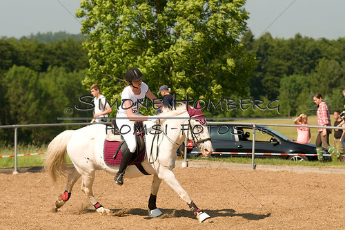 (c)SimoneHomberg_Ponyfest_Sa_20150606_0407