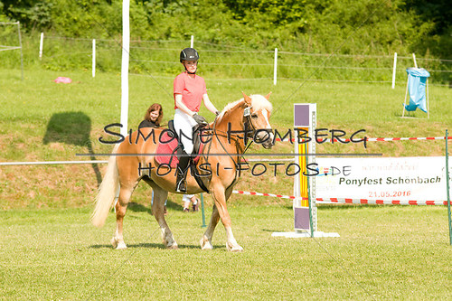 (c)SimoneHomberg_Ponyfest_Sa_20150606_0044