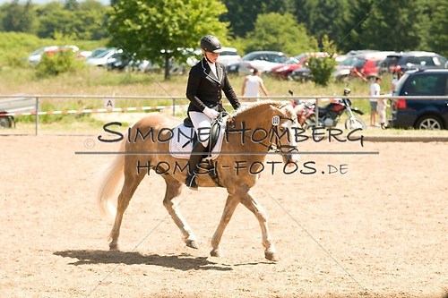(c)SimoneHomberg_Ponyfest_So_20150607_0014