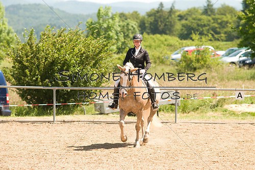 (c)SimoneHomberg_Ponyfest_So_20150607_0016