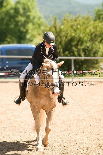 (c)SimoneHomberg_Ponyfest_So_20150607_0019