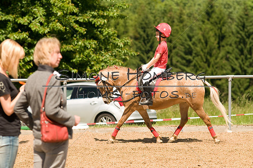 (c)SimoneHomberg_Ponyfest_So_20150607_0137