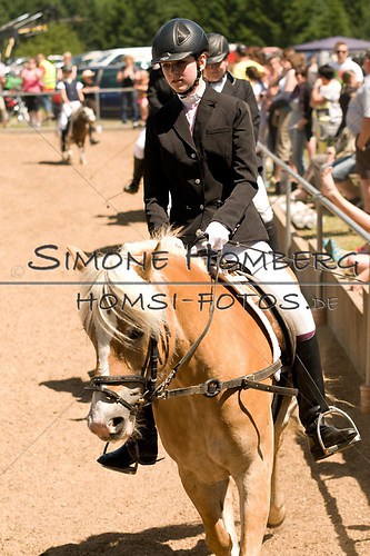 (c)SimoneHomberg_Ponyfest_So_20150607_0164