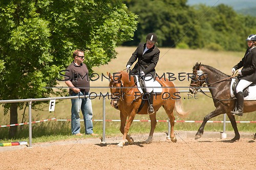 (c)SimoneHomberg_Ponyfest_So_20150607_0200