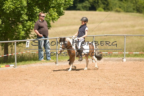 (c)SimoneHomberg_Ponyfest_So_20150607_0202