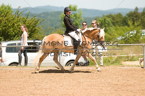 (c)SimoneHomberg_Ponyfest_So_20150607_0227