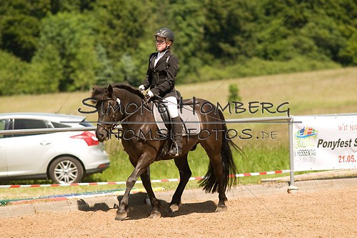 (c)SimoneHomberg_Ponyfest_So_20150607_0251