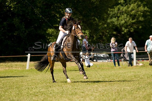 (c)SimoneHomberg_Ponyfest_So_20150607_0449