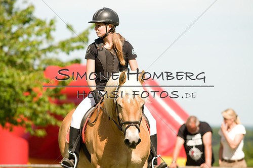 (c)SimoneHomberg_Ponyfest_So_20150607_0454