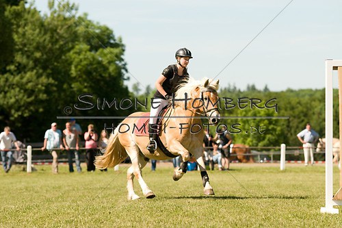 (c)SimoneHomberg_Ponyfest_So_20150607_0472