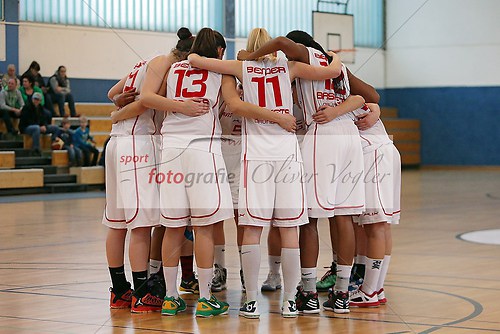 Bender Baskets Gruenberg - Wolfpack Wolfenbuettel am 20.10.2013 (131020OV_BBGWOL0012)