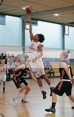 Bender Baskets Gruenberg - Wolfpack Wolfenbuettel am 20.10.2013 (131020OV_BBGWOL0210)