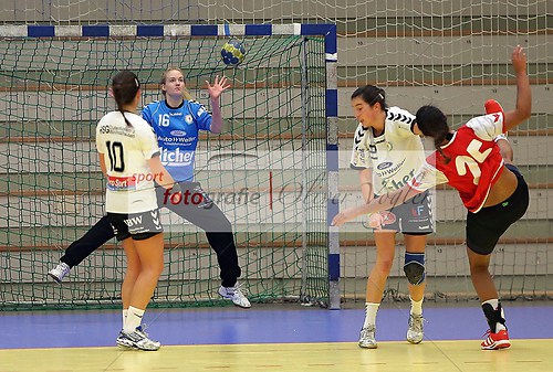 HSG Dutenhofen/Muenchholzausen - 1. FC Koeln 01/07 am 01.12.2013 (131201_OV_DUTEN0138)