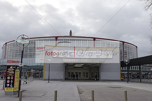 Deutschland - Oesterreich am 03.01.2014 (140301OVBRDAT0001)