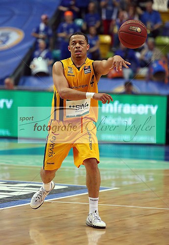 Fraport Skyliners Frankfurt - Walter Tigers Tuebingen am 29.03.2014 (140329OVSKYWTT0150)