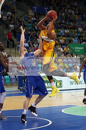 Fraport Skyliners Frankfurt - Walter Tigers Tuebingen am 29.03.2014 (140329OVSKYWTT0190)