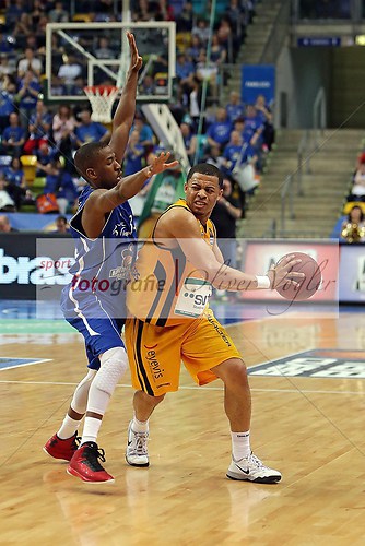 Fraport Skyliners Frankfurt - Walter Tigers Tuebingen am 29.03.2014 (140329OVSKYWTT0439)