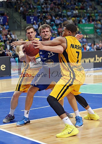Fraport Skyliners Frankfurt - Walter Tigers Tuebingen am 29.03.2014 (140329OVSKYWTT0445)