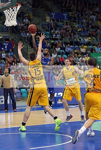 Fraport Skyliners Frankfurt - Walter Tigers Tuebingen am 29.03.2014 (140329OVSKYWTT0754)