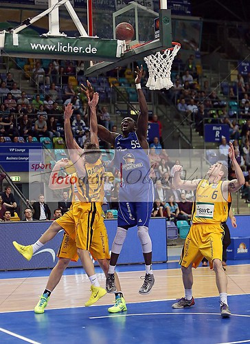 Fraport Skyliners Frankfurt - Walter Tigers Tuebingen am 29.03.2014 (140329OVSKYWTT0773)