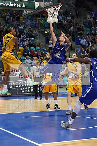 Fraport Skyliners Frankfurt - Walter Tigers Tuebingen am 29.03.2014 (140329OVSKYWTT0855)