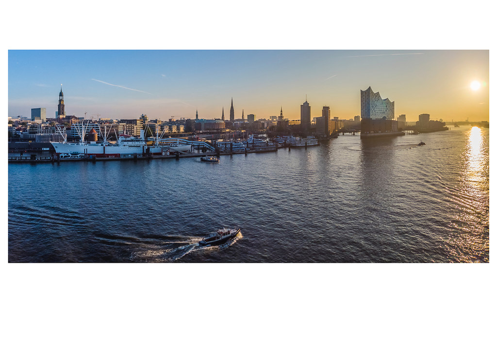 XL-Elbphilharmonie-Pano-Schiff Kopie