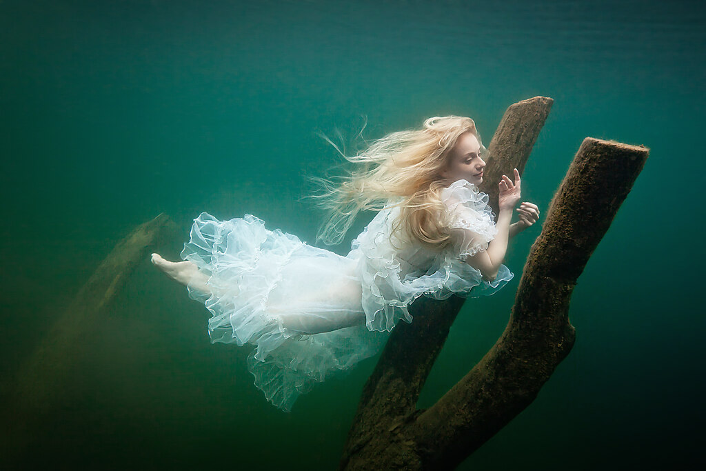 Brillante Hochzeitsfotografie Unter Wasser Brillante