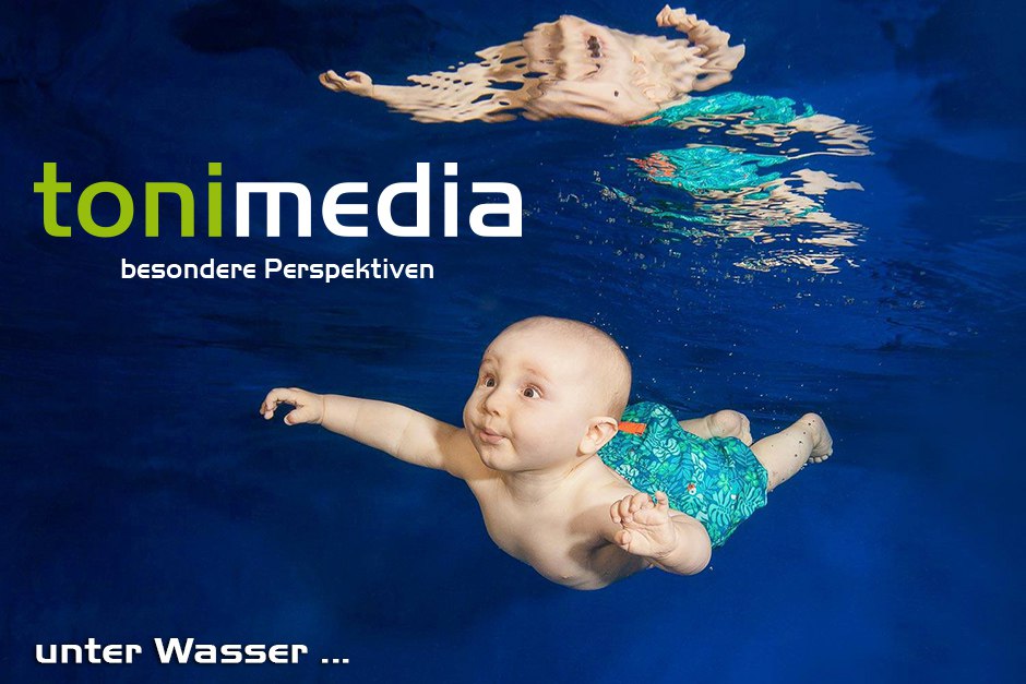 tonimedia-Babyfoto-Unterwasser