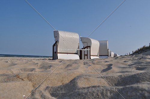 Weiße Strandkörbe Lobbe