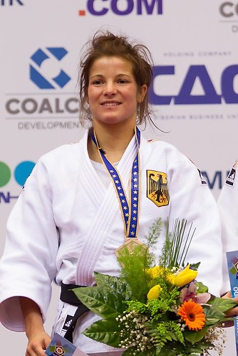 2012 EM Chelyabinsk TARANGUL_Victory_Ceremony_52kg_01