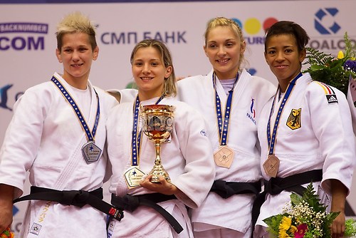 2012 EM Chelyabinsk MONTEIRO, BOUKOUVALA, PAVIA, ROPER_Victory_Ceremony_57kg_02