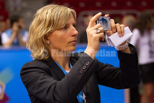 2012 EM Chelyabinsk ROBRA_Victory_Ceremony_70kg_09_Coach_Trainer_KURATH, Monika