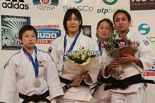 Grand Prix February 2013 Victory Ceremony -48kg Riho Okamoto (JPN) Emi Yamagishi (JPN) 09