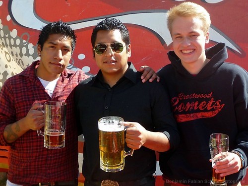 Mit meinen Gastbruedern auf dem Oktoberfest von La Paz