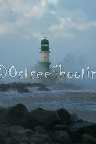 Orkan XAVER - Warnemünde (© OstseeShooting) (1 von 1)