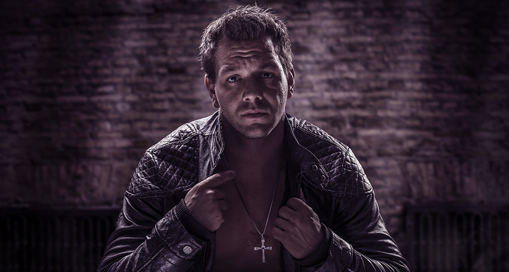 Mark_Wahlberg_copy | sehr männliches, markantes Männer-Portrait | Mann, Model, markant, düster, Licht, Schatten