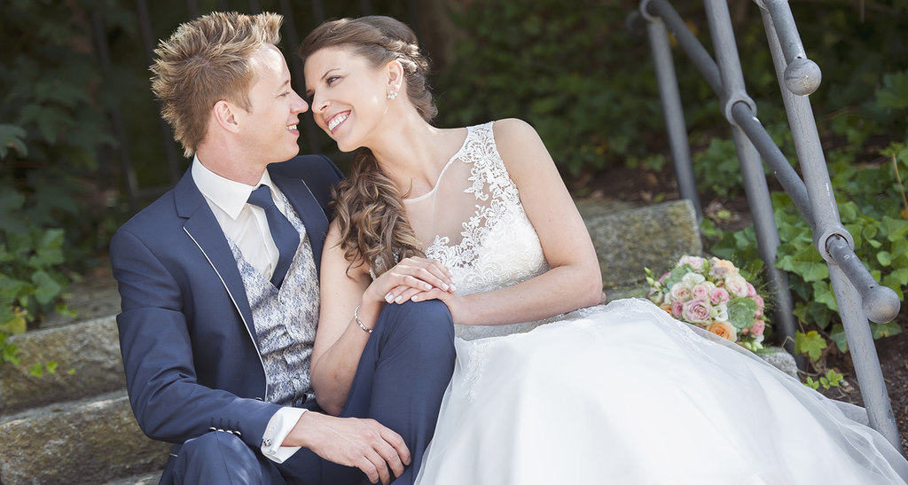 Hochzeitsfoto-Weiden | junges Hochzeitspaar beim Hochzeits Shooting | Hochzeit, Paar, Brautpaar, Hochzeitsbilder, Hochzeitsfotograf