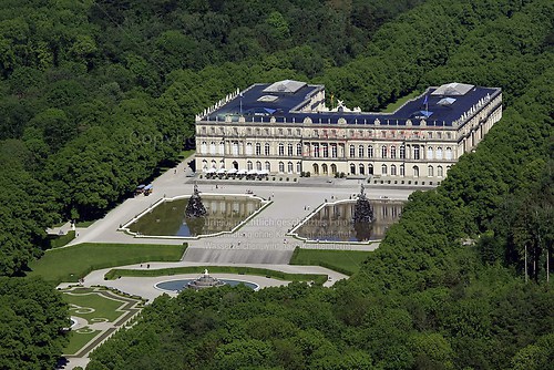 Herrenchiemsee und Schloss Herrenchiemsee (Schloss Herrenchiemsee Luft-35-0509)