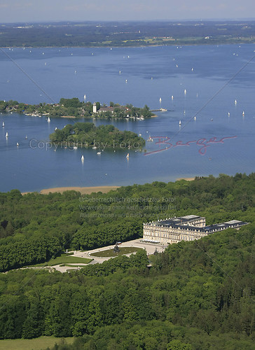 Herrenchiemsee und Schloss Herrenchiemsee (Schloss Herrenchiemsee mit Fraueninsel Luft-103