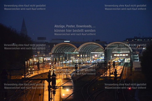 Kieler Bahnhof am Abend